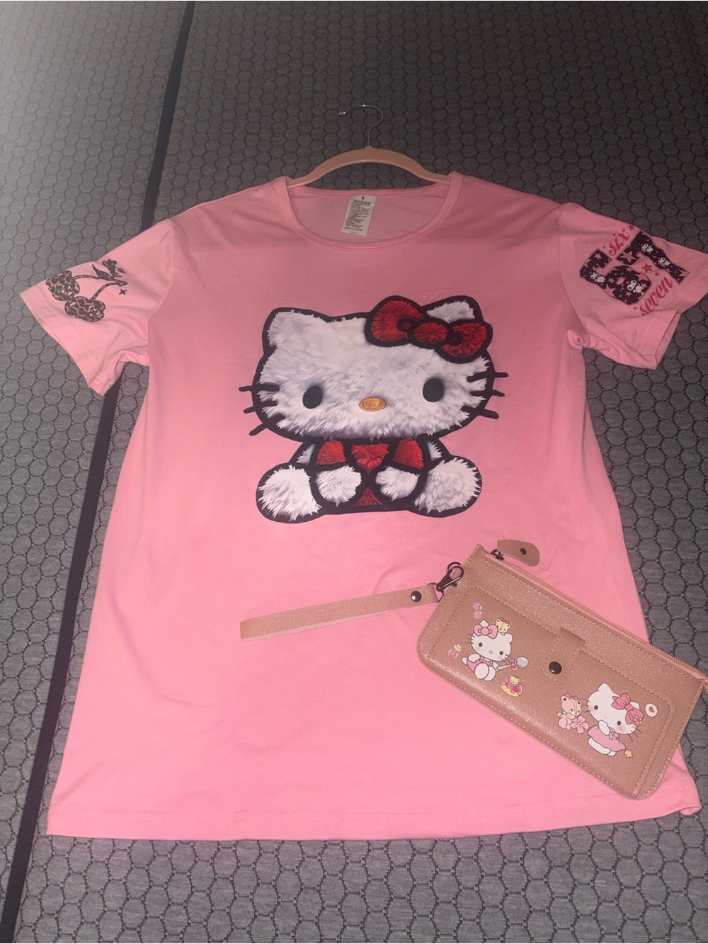 HELLO KITTY PINK TOP AND WRISTLET 
SIZE SMALL — NWOT